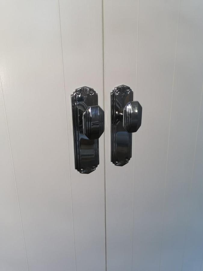 דנידין St David'S On James Luxury Apartments מראה חיצוני תמונה