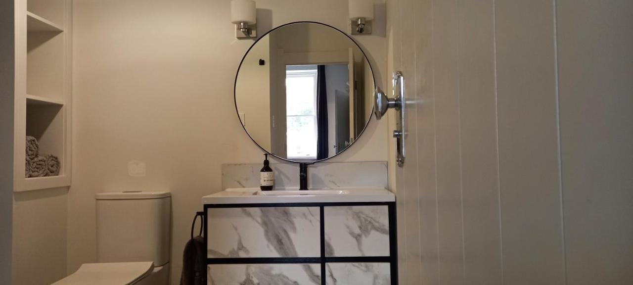 דנידין St David'S On James Luxury Apartments מראה חיצוני תמונה