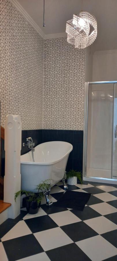 דנידין St David'S On James Luxury Apartments מראה חיצוני תמונה